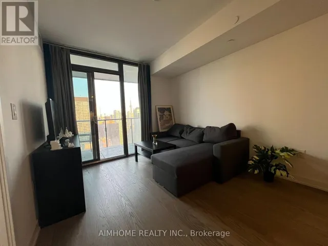 3903 - 11 WELLESLEY STREET W, Toronto (Bay Street Corridor), Ontario M4Y1E8