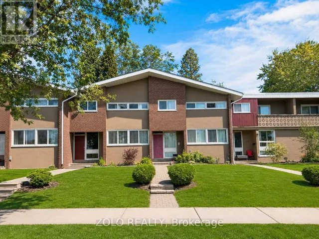 16 - 3250 THE CREDIT WOODLANDS, Mississauga (Erindale), Ontario L5C2J6