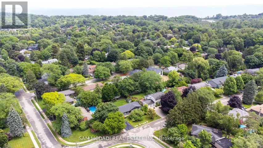 927 INGERSOLL COURT, Mississauga (Clarkson), Ontario L5J2S2
