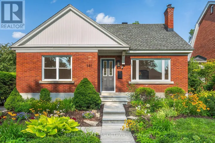 581 WINDERMERE AVENUE, Ottawa, Ontario K2A2W4