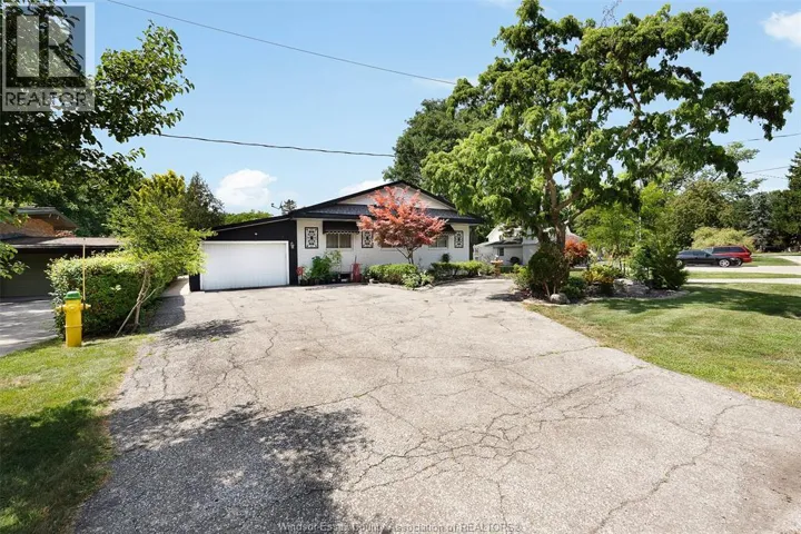 333 CORONADO, Tecumseh, Ontario N8N2E5