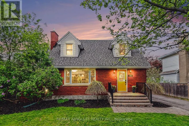 805 SMYTH ROAD, Ottawa, Ontario K1G1P2