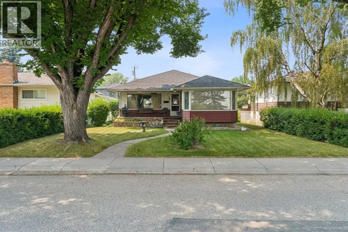 2307 7 Street NE, Calgary, Alberta T2E4C7