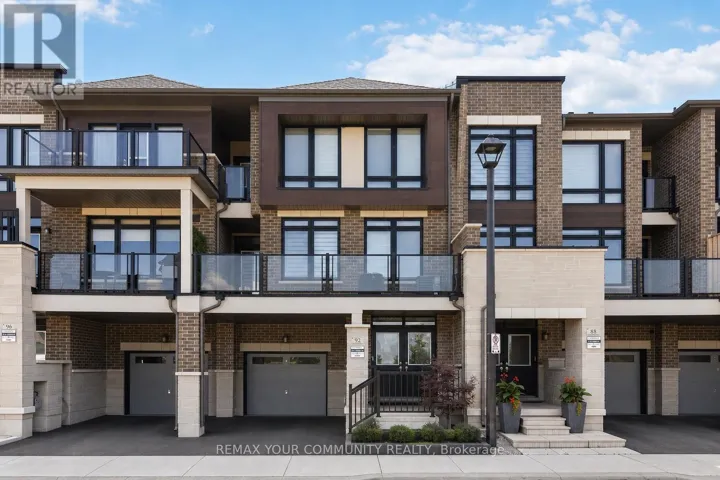 92 HOLYROOD CRESCENT, Vaughan (Kleinburg), Ontario L4H5G2