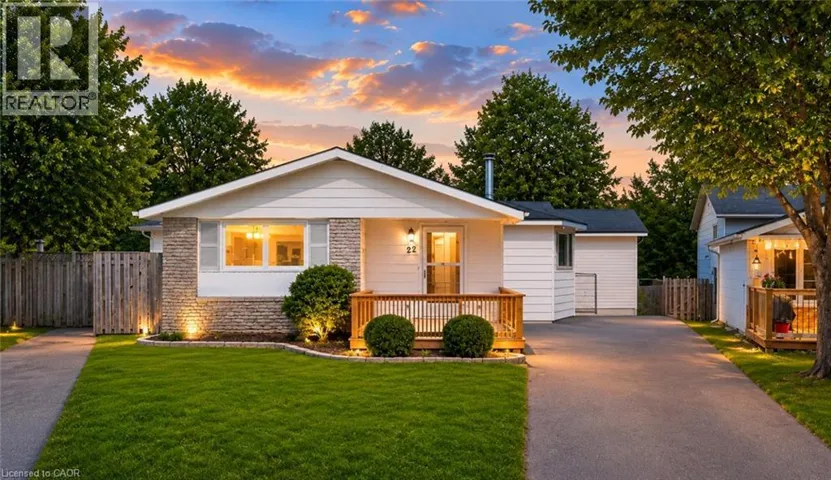 22 BLACKHORNE Crescent, Kitchener, Ontario N2E1T1