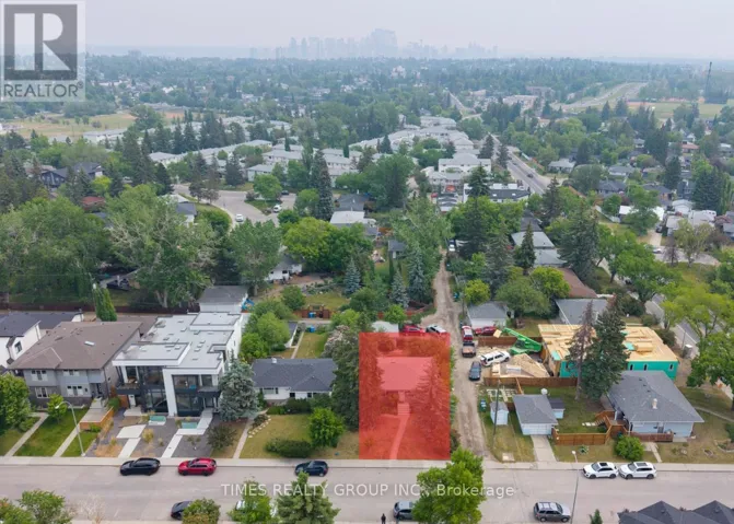 3234 KINSALE RD. SW, Calgary, Alberta T3E4S2