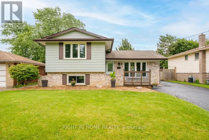 8 ACADIA CRESCENT, St. Catharines (Secord Woods), Ontario L2P1H8
