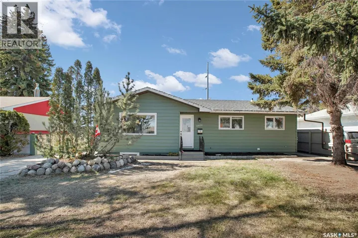 2406 Preston AVENUE S, Saskatoon, Saskatchewan S7J2G4