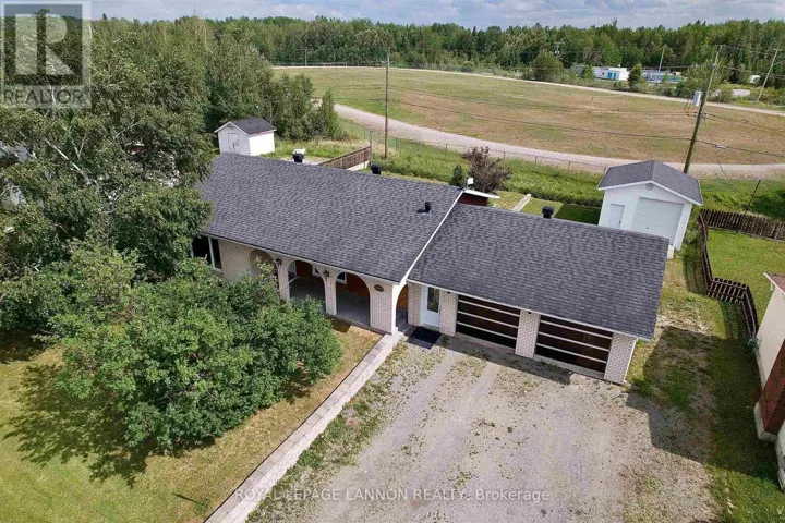 111 Woodcrest DR, Longlac, Ontario P0T1M0