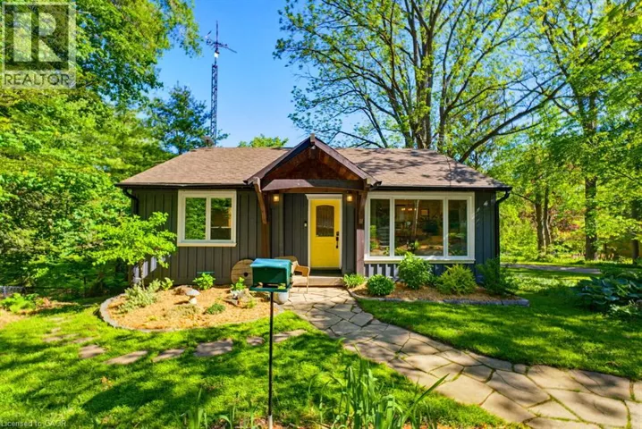 1131 OLD GOVERNOR'S Road, Dundas, Ontario L9H5E3