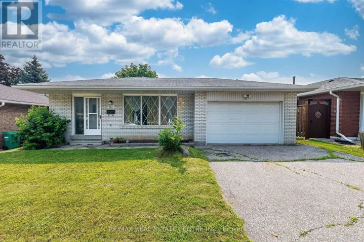 940 BLOOR STREET, Mississauga (Applewood), Ontario L4Y2N1
