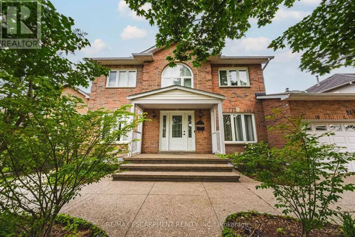 21 MOSS BOULEVARD, Hamilton (Dundas), Ontario L9H6S3