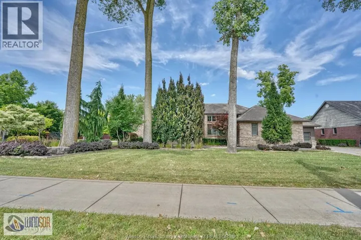 2260 NORMANDY, LaSalle, Ontario N9H1Y9