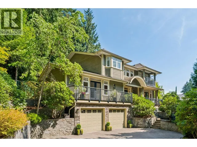 4904 CHALET PLACE, North Vancouver, British Columbia V7R4X4