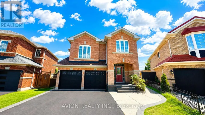 61 CRANNYFIELD DRIVE, Brampton (Fletcher's Meadow), Ontario L7A3X3