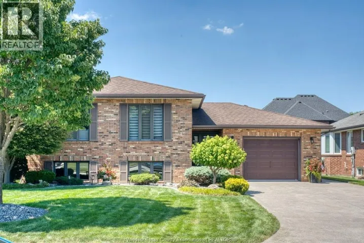 1030 DANDURAND COURT, Windsor, Ontario N9E4K5