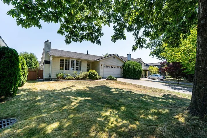 5880 169 STREET, Surrey, British Columbia V3S6Z9