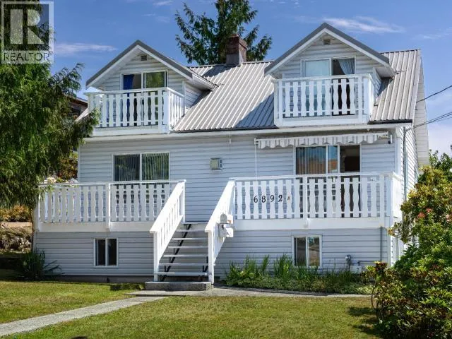 6892 BURNABY STREET, Powell River, British Columbia None