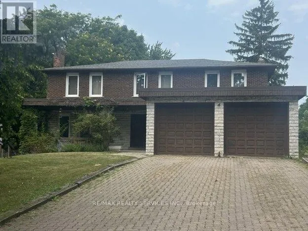 4 PINE RIDGE LANE, Brampton (Brampton East), Ontario L6W1G6
