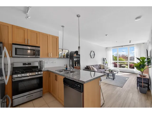 329 15918 26 AVENUE, Surrey, British Columbia V3Z5K3