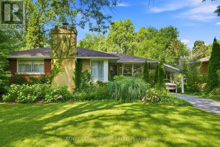 102 MASTERSON DRIVE, St. Catharines (Glendale/Glenridge), Ontario L2T3R2