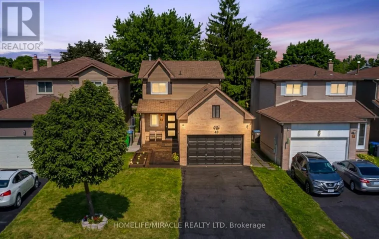 49 NEWBRIDGE CRESCENT, Brampton (Westgate), Ontario L6S4B5