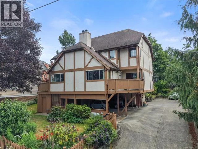 1335 Rudlin St, Victoria, British Columbia V8V3R9