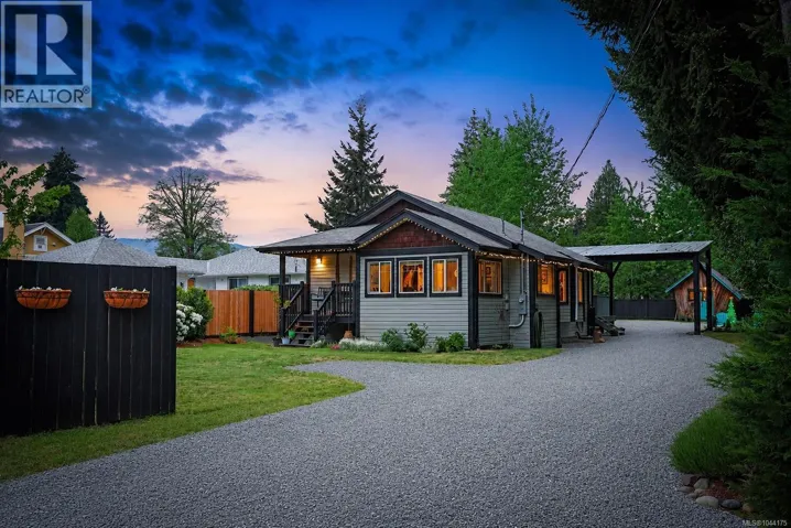 4680 Cumberland Rd, Cumberland, British Columbia V0R1S0