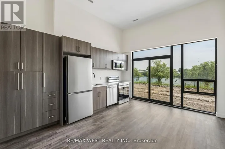 114 - 350 PRINCE CHARLES DRIVE S, Welland (Broadway), Ontario L3C0L6