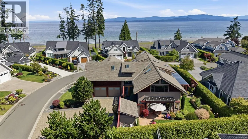 880 Bluffs Dr, Qualicum Beach, British Columbia V9K0A2