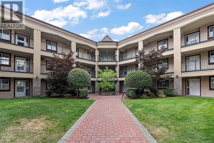 212 3969 Shelbourne St, Saanich, British Columbia V8N6J5