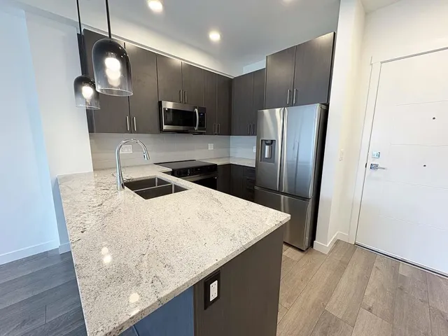 203 5504 BRYDON CRESCENT, Langley, British Columbia V3A0R3