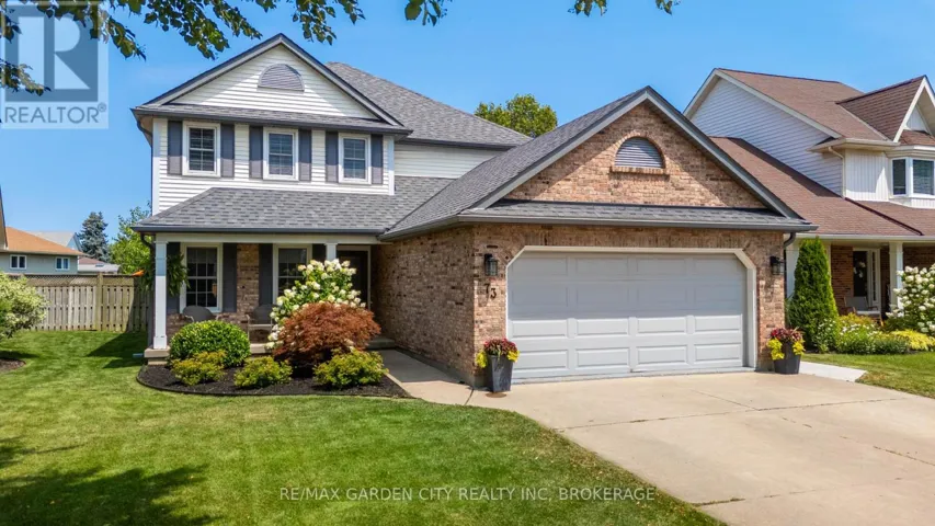 73 WEST FARMINGTON DRIVE, St. Catharines (Grapeview), Ontario L2S3S2