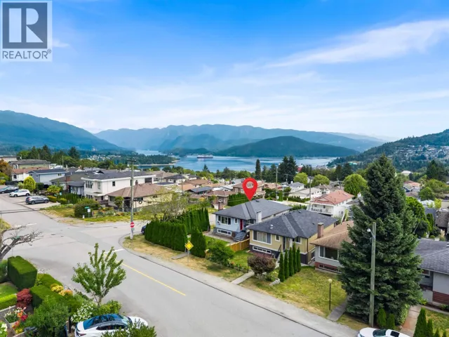 6 SEA AVENUE, Burnaby, British Columbia V5B3W6