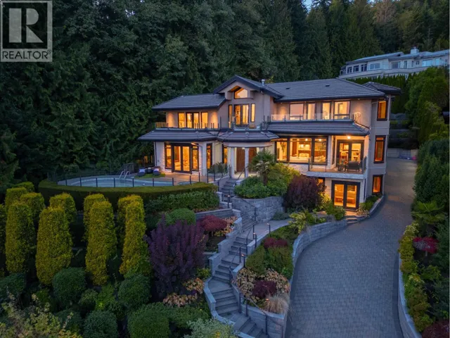 2673 FINCH HILL, West Vancouver, British Columbia V7S3H3