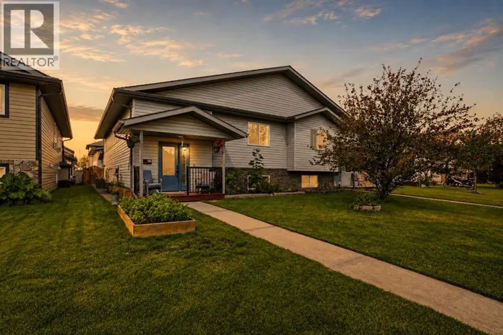 118 Oak Drive, Red Deer, Alberta T4P0C8