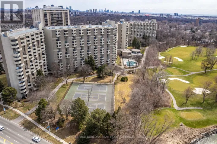 C34 - 300 MILL ROAD, Toronto (Markland Wood), Ontario M9C4W7