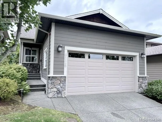 6228 Washington Way, Nanaimo, British Columbia V9T0A3