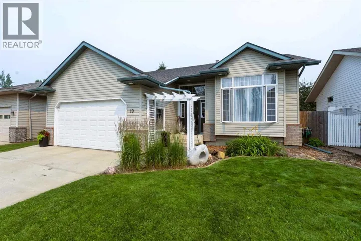 19 Royal Crescent, Lacombe, Alberta T4L2H7
