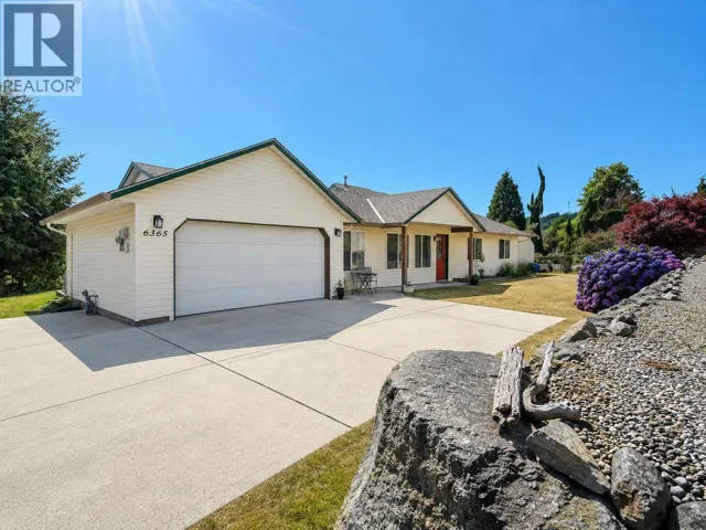 6365 HOMESTEAD AVENUE, Sechelt, British Columbia V7Z0M7