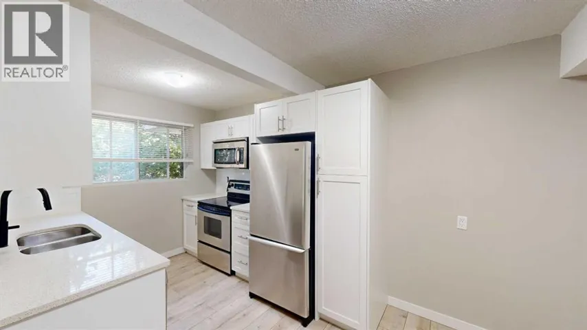 10, 115 Lafayette Boulevard W, Lethbridge, Alberta T1K4A8