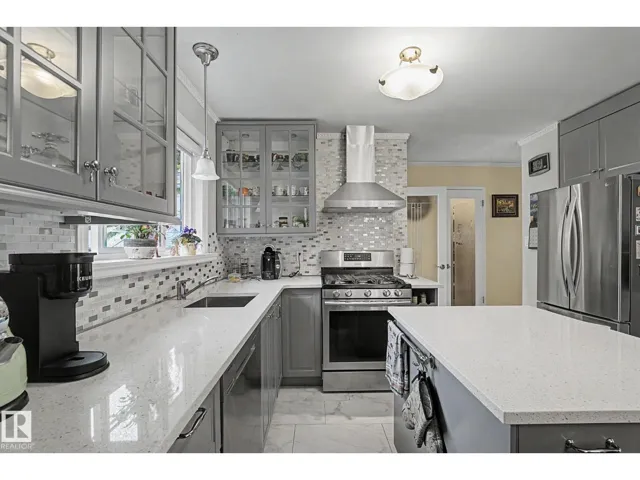 11638 123 ST NW NW, Edmonton, Alberta T5M0G6