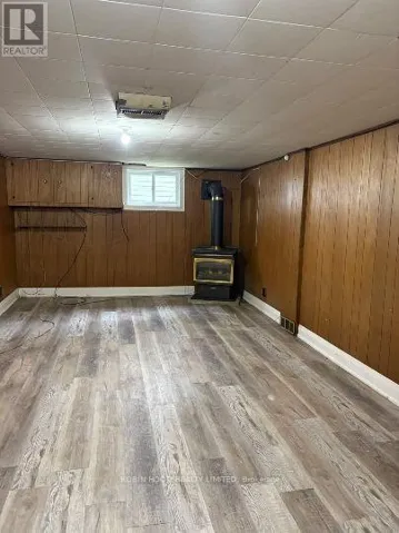 MAIN - 5904 CARMAN STREET, Niagara Falls, Ontario L2J1S1