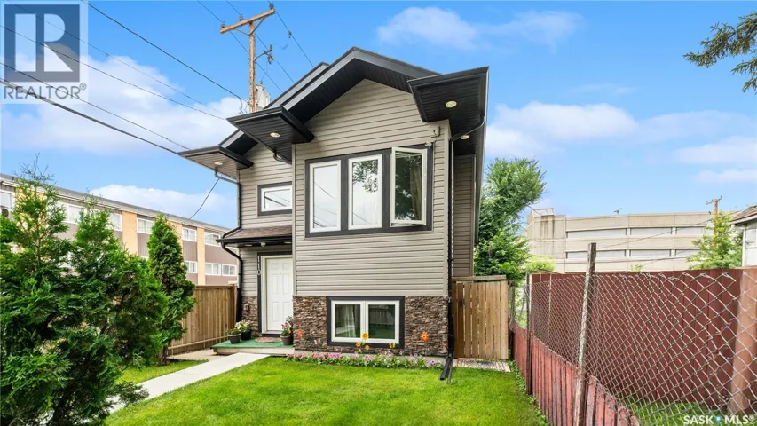 110 S AVENUE S, Saskatoon, Saskatchewan S7M2Z6