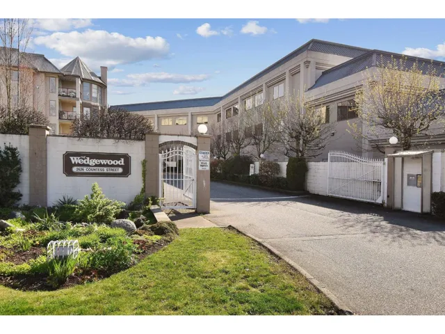 322 2626 COUNTESS STREET, Abbotsford, British Columbia V2T5P3