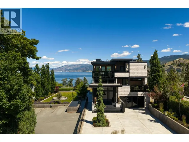 581 & 571 Vancouver Avenue, Penticton, British Columbia V2A1A4