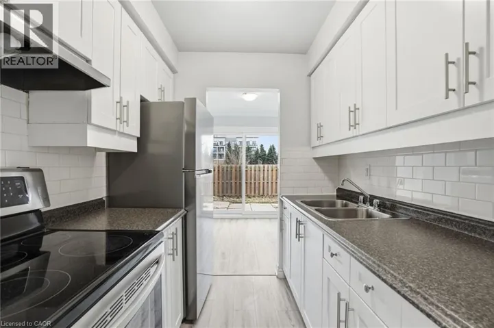 125 LIMERIDGE Road W Unit# 7, Hamilton, Ontario L9C2V3