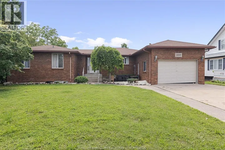 2059 LESPERANCE, Tecumseh, Ontario N8X1Y8
