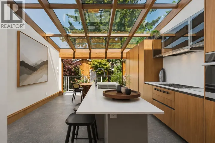 647 PRIOR STREET, Vancouver, British Columbia V6A2G7