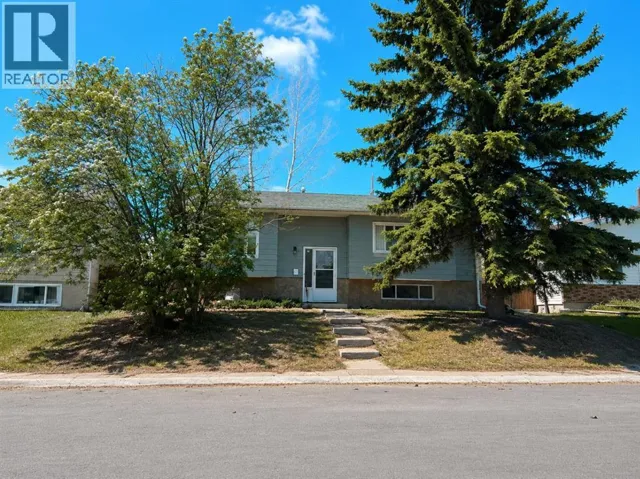 215 Penbrooke Way SE, Calgary, Alberta T2A3S7
